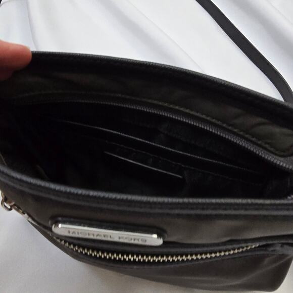 Michael Kors Kempton Nylon Crossbody Bag Dark Gray Causal Zipper Clouser Modern - Picture 6 of 11